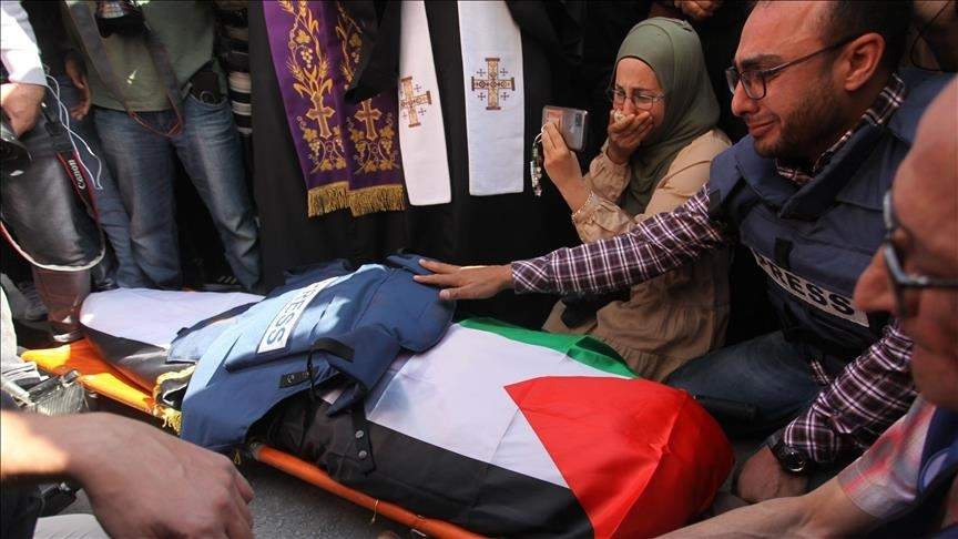 Stotine Palestinaca se oprostilo od ubijene novinarke Al Jazeere Abu Akleh